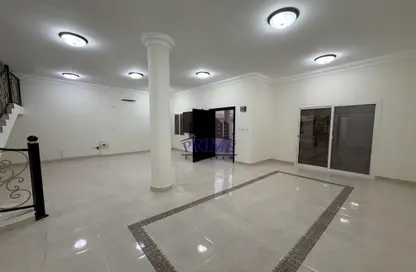 Villa - 5 Bedrooms - 4 Bathrooms for rent in Ain Khaled Villas - Ain Khaled - Doha