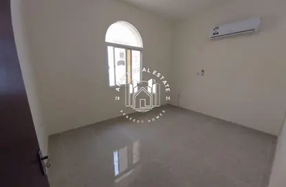 شقة - غرفة نوم - 1 حمام للايجار في غرب الهلال - الهلال - الدوحة