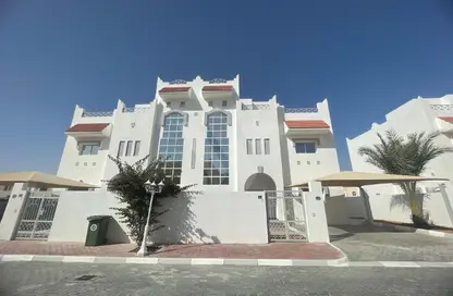 Villa - 4 Bedrooms - 5 Bathrooms for rent in Ain Khaled Villas - Ain Khaled - Doha