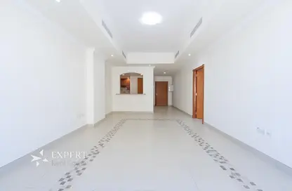 Apartment - 1 Bedroom - 2 Bathrooms for rent in East Porto Drive - Porto Arabia - The Pearl Island - Doha