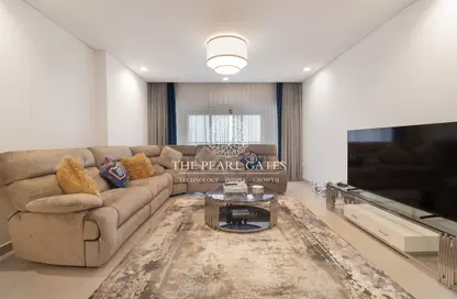 Apartment - 2 Bedrooms - 3 Bathrooms for sale in Al Mutahidah Tower - Viva Bahriyah - The Pearl Island - Doha