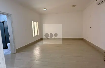 Compound - Studio - 1 Bathroom for rent in Salwa Road - Al Aziziyah - Doha
