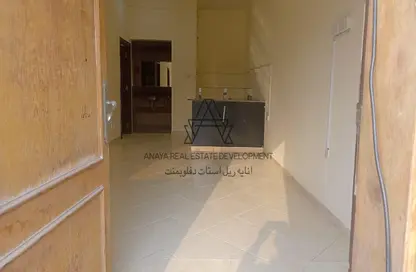 Apartment - 2 Bedrooms - 1 Bathroom for rent in Al Maamoura - Al Maamoura - Doha