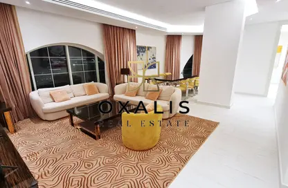 Apartment - 3 Bedrooms - 4 Bathrooms for rent in The Garden - Floresta Gardens - The Pearl Island - Doha