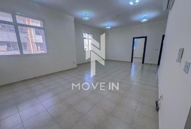 967308 - Property Image 2