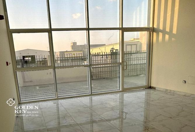 993463 - Property Image 3