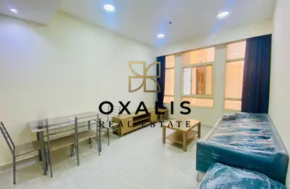 شقة - 2 غرف نوم - 2 حمامات للايجار في شارع الجزيره - فريج بن محمود الشمالي - فريج بن محمود - الدوحة