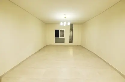 Apartment - 3 Bedrooms - 3 Bathrooms for rent in Umm Ghuwailina - Doha