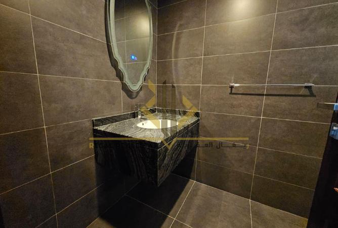 991699 - Property Image 2