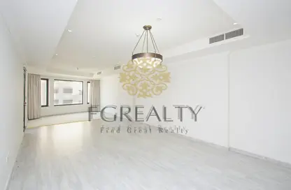 Apartment - 1 Bedroom - 2 Bathrooms for sale in West Porto Drive - Porto Arabia - The Pearl Island - Doha