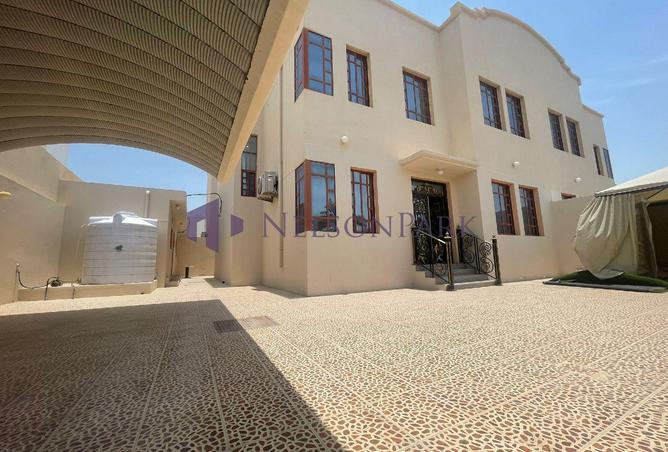 982805 - Property Image 3