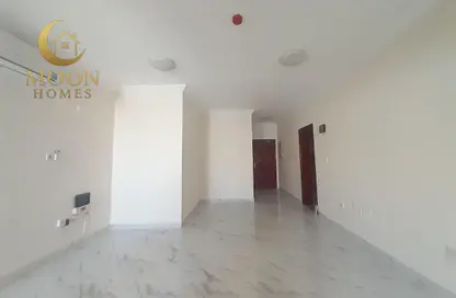 Apartment - 2 Bedrooms - 2 Bathrooms for rent in Umm Ghuwailina 4 - Umm Ghuwailina - Doha