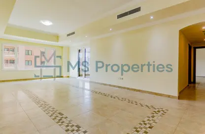 Apartment - 2 Bedrooms - 3 Bathrooms for rent in West Porto Drive - Porto Arabia - The Pearl Island - Doha