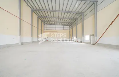Warehouse - Studio for rent in East Industrial Street - Birkat Al Awamer - Al Wakra