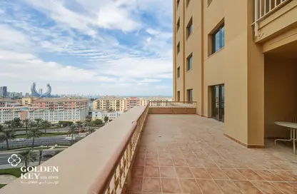 Apartment - 1 Bedroom - 2 Bathrooms for rent in West Porto Drive - Porto Arabia - The Pearl Island - Doha