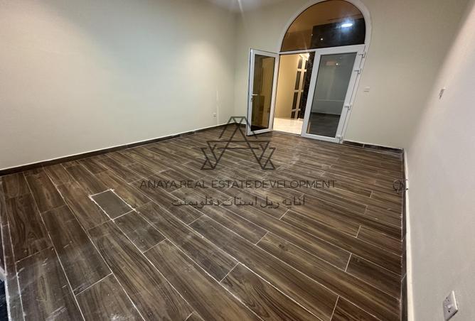 926998 - Property Image 2