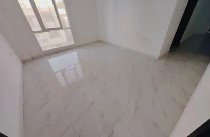 شقة - 2 غرف نوم - 2 حمامات للايجار في شارع المطار القديم - طريق المطار القديم - الدوحة