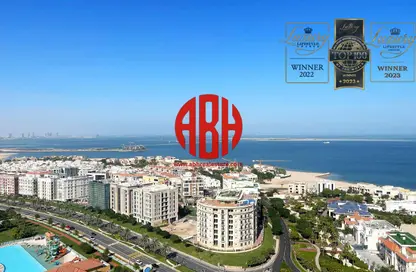 Penthouse - 3 Bedrooms - 4 Bathrooms for rent in The Garden - Floresta Gardens - The Pearl Island - Doha