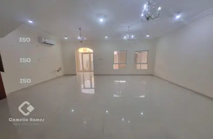 Villa - 5 Bedrooms - 6 Bathrooms for rent in Al Nuaija Street - Al Nuaija - Doha