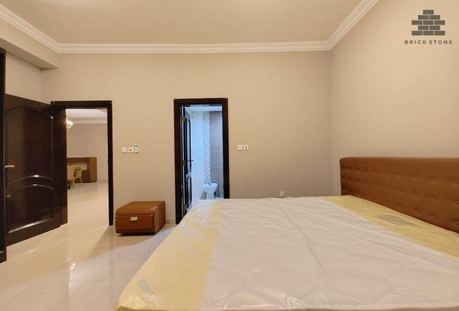 905833 - Property Image 2