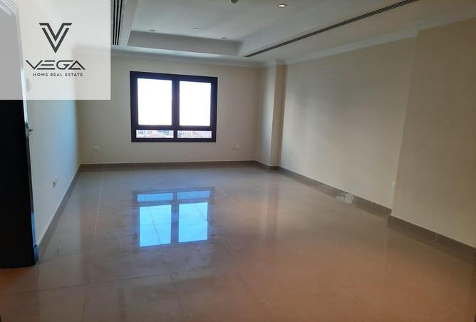 935225 - Property Image 3