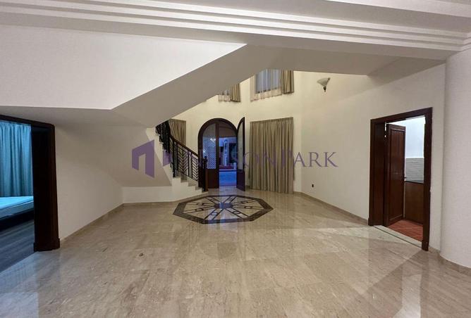 985140 - Property Image 2