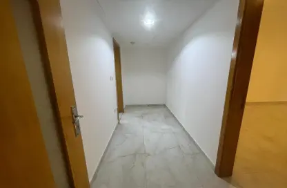 Apartment - 3 Bedrooms - 3 Bathrooms for rent in Al Mansoura - Al Mansoura - Doha