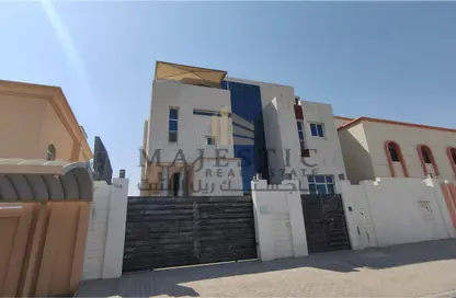 فيلا - استوديو - 5 حمامات للبيع في شارع ام السنيم - عين خالد - الدوحة