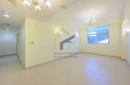 Apartment - 2 Bedrooms - 2 Bathrooms for rent in Barwa Commercial Avenue - Umm Al Seneem - Doha