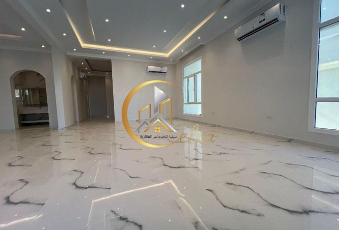 942239 - Property Image 2