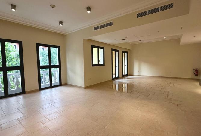 965366 - Property Image 2