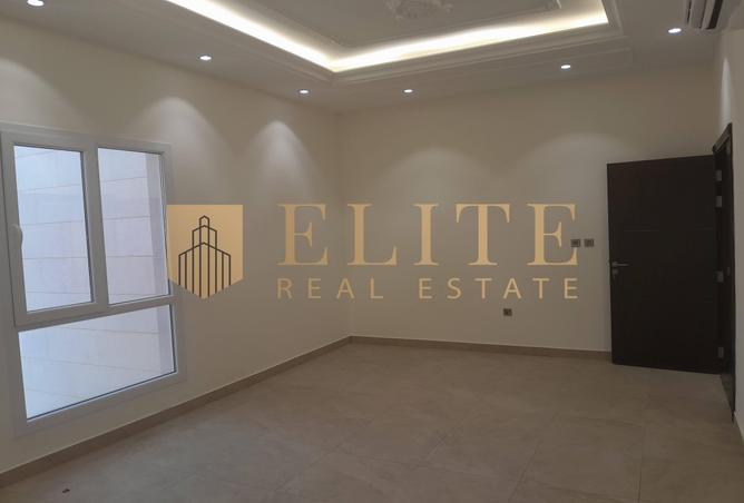 934120 - Property Image 2