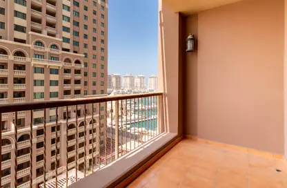 صورة لـ شرفة شقة - 2 غرف نوم - 3 حمامات للايجار في برج 4 - بورتو أرابيا - جزيرة اللؤلؤة - الدوحة ، صورة رقم 1