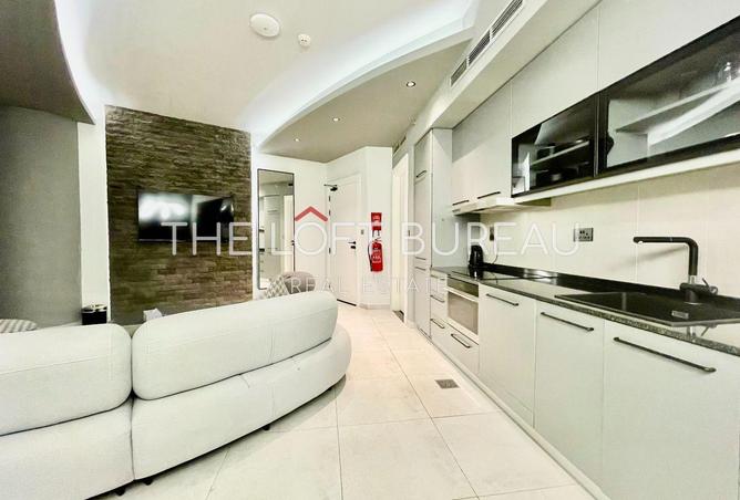 913696 - Property Image 3