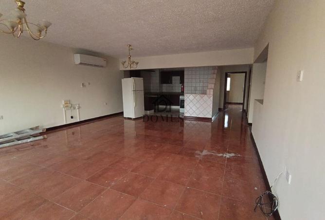 963392 - Property Main Image