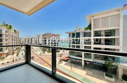 Apartment - 2 Bedrooms - 3 Bathrooms for rent in Gewan Island - The Pearl Island - Doha