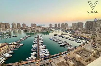Apartment - 2 Bedrooms - 3 Bathrooms for rent in Tower 16 - Porto Arabia - The Pearl Island - Doha