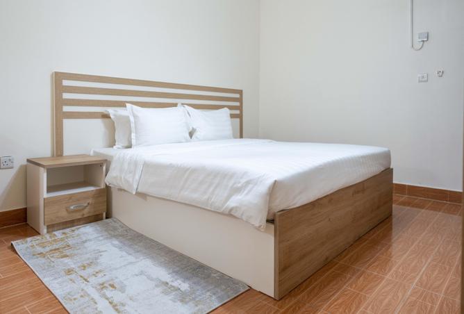 825221 - Property Image 3