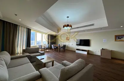 صورة لـ غرفة المعيشة شقة - 3 غرف نوم - 3 حمامات للايجار في برج وست باي - الخليج الجنوبي - الخليج الغربي - الدوحة ، صورة رقم 1
