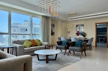 Apartment - 2 Bedrooms - 4 Bathrooms for rent in Marina Tower 07 - Marina District - Lusail
