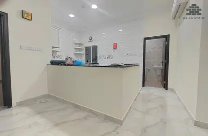 Apartment - 1 Bedroom - 2 Bathrooms for rent in Muntazah 35 - Al Muntazah - Doha