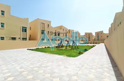 Villa - 5 Bedrooms - 4 Bathrooms for rent in Al Kheesa - Al Kheesa - Umm Salal Mohammed