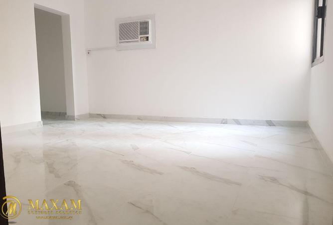 975315 - Property Image 2