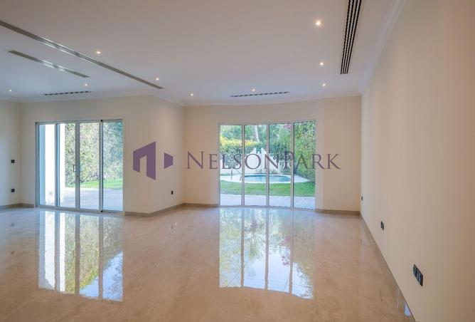 988560 - Property Image 2