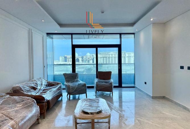 987558 - Property Image 2