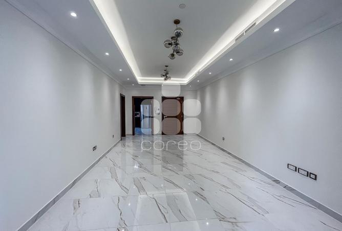 924246 - Property Image 2