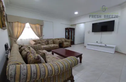Living Room image for: Apartment - 2 Bedrooms - 3 Bathrooms for rent in Umm Ghuwailina - Doha, Image 1