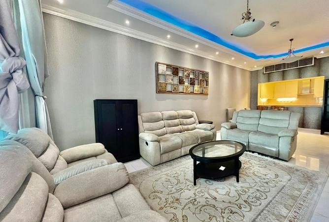 988718 - Property Image 2