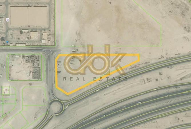 956301 - Property Image 2