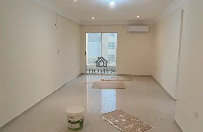 Apartment - 2 Bedrooms - 2 Bathrooms for rent in Anas Street - Fereej Bin Mahmoud North - Fereej Bin Mahmoud - Doha
